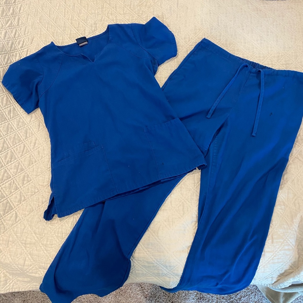 Scrub set - Picture 2 of 2